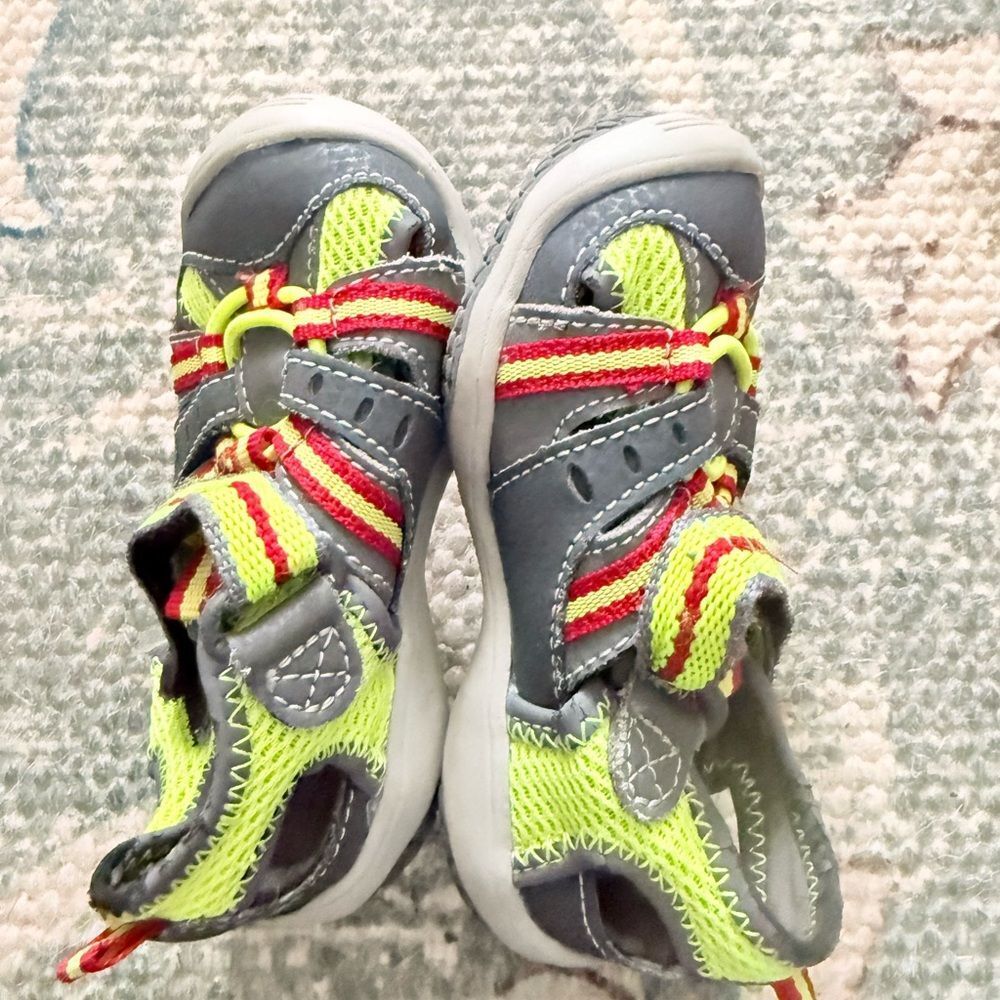 Stride Rite Stylish Kids Shoes - Gray and Blue size 4.5 - Picture 7 of 10